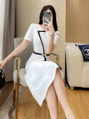 高级感气质女神范收腰白色OL连衣裙职业通勤夏季新款高端礼服裙子