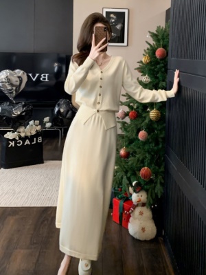 秋冬搭配礼服小香风套装裙新年红色毛衣针织针织开衫半身裙两件套