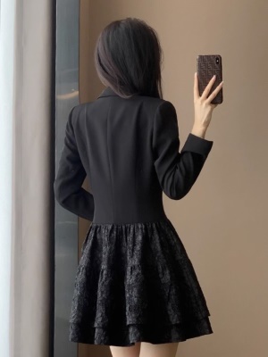 秋季2025新款黑色长袖西装连衣裙气质显瘦小香风高级感蓬蓬小黑裙