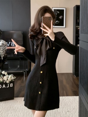 小香风针织毛衣连衣裙修身法式赫本风小黑裙小个子配大衣打底内搭