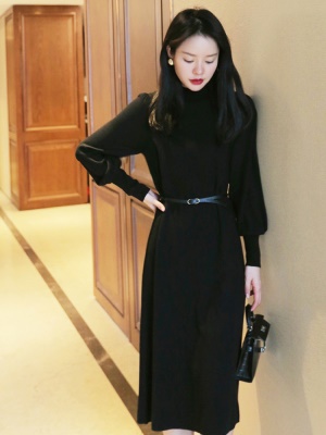 法式高级感名媛配大衣内搭长裙中长款过膝打底针织连衣裙女秋冬季