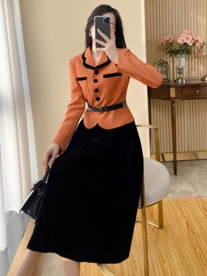 早秋穿搭气质半身裙套装2025秋装新款女名媛显瘦小香风外套两件套