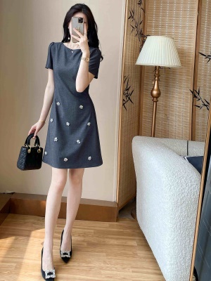 法式轻奢高级感职业灰色连衣裙女2025夏季新款女装气质通勤OL裙子