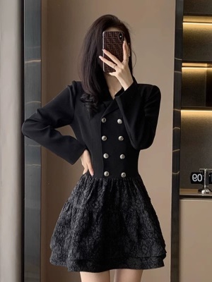 秋季2025新款黑色长袖西装连衣裙气质显瘦小香风高级感蓬蓬小黑裙
