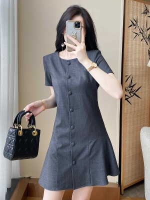 小香风灰色西装连衣裙女夏季2025新款高级感气质显瘦通勤职业裙子