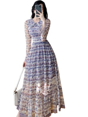 初秋法式长袖碎花连衣裙2025秋季新款娃娃领减龄时尚收腰显瘦裙子