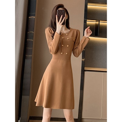 秋冬新款轻奢名媛小香风连衣裙女中长款显瘦打底针织配大衣的内搭