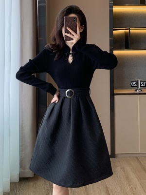 黑色旗袍领连衣裙女高端秋冬季新中式款气质收腰显瘦赫本风小黑裙