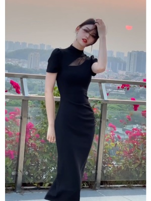 改良旗袍高级感气质修身显瘦赫本风包臀礼服连衣裙女夏季2025新款