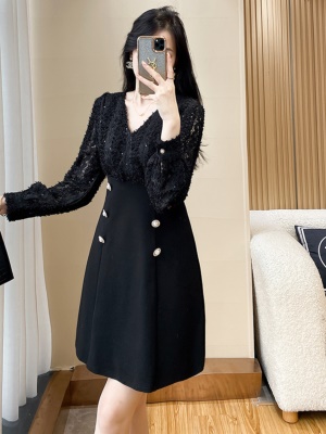 高级感高端气质V领礼服裙子2025年秋季新款女装小个子黑色连衣裙