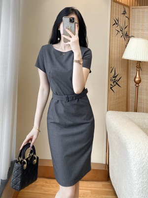 深灰色西装连衣裙女夏新款职业装通勤显瘦气质女神范收腰包臀裙子