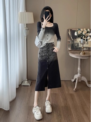 秋装女穿搭一整套2025年新款时尚针织衫搭配牛仔半身裙套装两件套