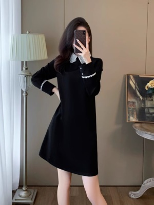 气质名媛小香风黑色娃娃领连衣裙高级感显瘦宽松洋气赫本风小黑裙