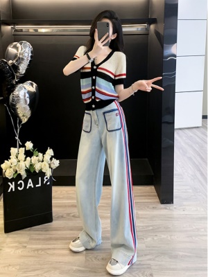休闲时尚炸街洋气减龄套装女夏季新款条纹V领针织衫牛仔裤两件套