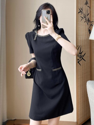 法式千金风黑色连衣裙女夏2025新款金丝显瘦短款赫本小黑裙高级感