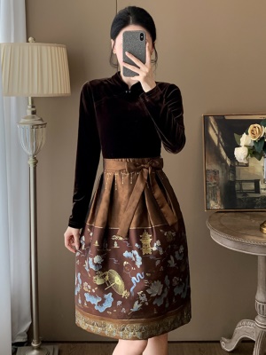 新中式长袖汉服连衣裙秋装新款高级感刺绣提花旗袍改良宴会晚礼服