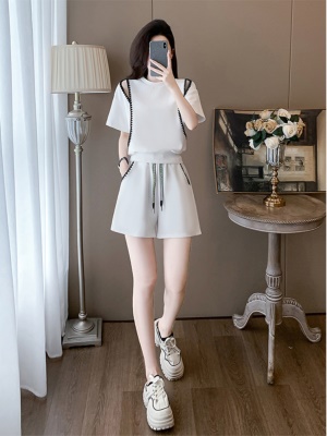 黑色运动休闲套装女夏2025新款时尚洋气小个子露肩短袖短裤两件套