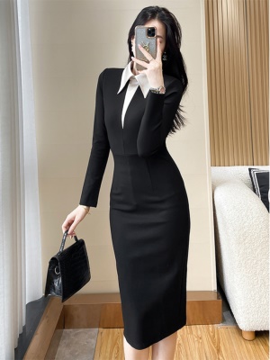 高端职业衬衫领连衣裙小黑裙ol通勤女神范高级感气质包臀裙子秋冬