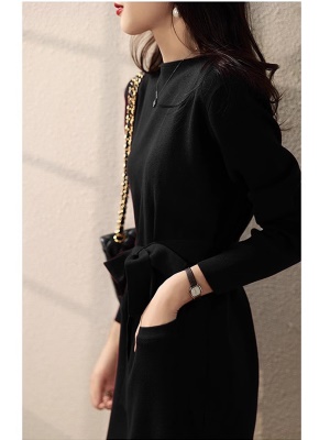 配大衣打底内搭高级感红色针织毛衣连衣裙子龙年本命年女秋冬新款