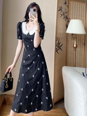 法式蝴蝶结娃娃领连衣裙女减龄收腰显瘦赫本风小黑裙2025夏季新款