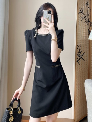 法式千金风黑色连衣裙女夏2025新款金丝显瘦短款赫本小黑裙高级感