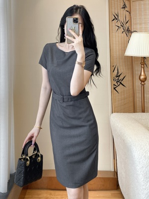 深灰色西装连衣裙女夏新款职业装通勤显瘦气质女神范收腰包臀裙子