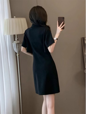 黑色娃娃领连衣裙显瘦气质洋气减龄小黑裙露腰休闲T恤裙子女夏季