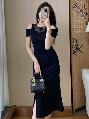 2025夏季新款时尚气质露肩红色连衣裙女高级感包臀鱼尾宴会礼服裙