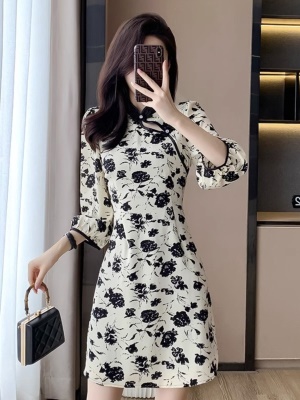 早秋新中式国风改良旗袍高端精致连衣裙初秋新款收腰气质碎花裙子