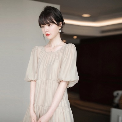 夏季新款高级法式复古连衣裙女设计感小众遮肚显瘦短袖温柔风裙子