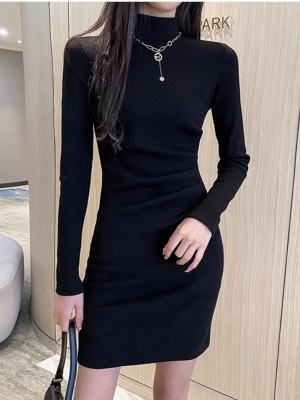 打底连衣裙女秋冬季2025新款配大衣黑色包臀裙内搭裙子修身小个子