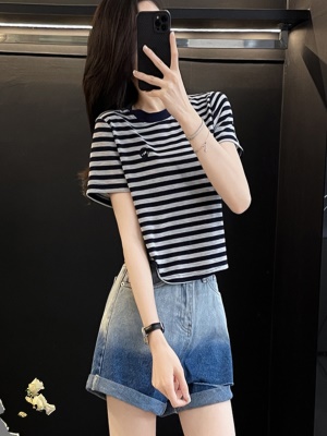 休闲运动套装女夏季炸街减龄时尚小个子条纹T恤牛仔短裤两件套潮