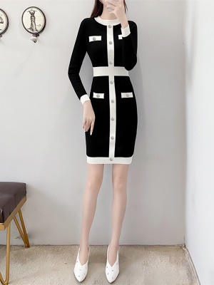 针织包臀连衣裙女秋冬小个子外穿毛衣裙新款配大衣的打底内搭裙子