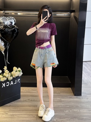 多巴胺紫色休闲运动套装女夏季炸街洋气减龄小个子牛仔短裤两件套