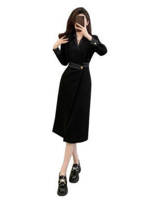 秋冬新款高级感衬衫黑色连衣裙子收腰显瘦职业高端气质V领小黑裙