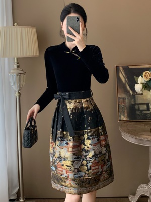 新中式国风旗袍丝绒连衣裙女秋冬高级感假两件刺绣提花汉服马面裙