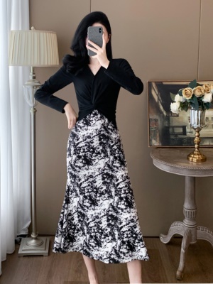 御姐风长袖连衣裙女秋季新款拼接水墨画气质收腰显身材裙子高级感