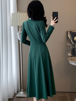 2025秋季新款新中式潮流时尚气质显瘦高级感绿色衬衫连衣裙中长款