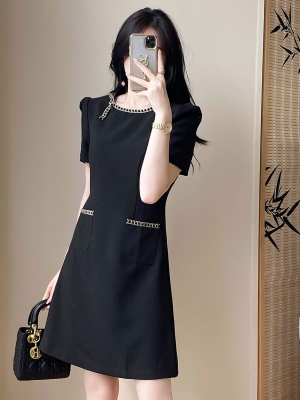 法式千金风黑色连衣裙女夏2025新款金丝显瘦短款赫本小黑裙高级感