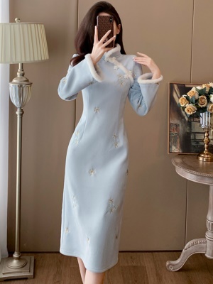 新中式国风连衣裙女秋冬新款加绒气质刺绣旗袍改良复古裙子中长款