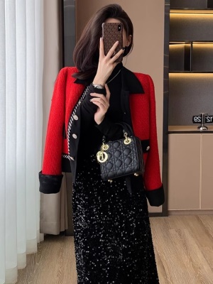 小香风红色毛呢外套女秋冬高端羽绒服加厚高级感喜庆过年短款上衣