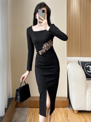 秋冬包臀连衣裙新款名媛气质御姐风设计感显瘦女方领晚礼服裙高端