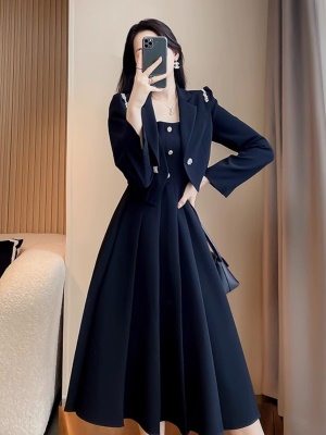 秋季2025新款女职业小西装套装裙小香风高级感初秋成套穿搭两件套