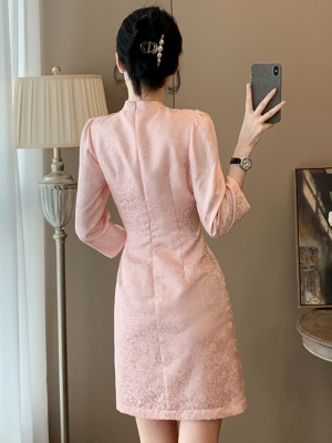 新中式国风高级感粉色连衣裙女装2025秋季新款气质宴会礼服旗袍裙