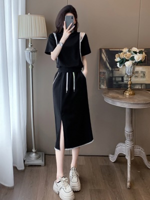 黑色设计感露肩圆领短袖T恤女夏新款高腰开叉半身裙套装两件套裙