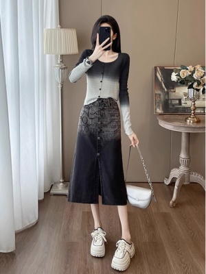 秋装女穿搭一整套2025年新款时尚针织衫搭配牛仔半身裙套装两件套