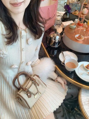 春季新款气质针织裙子女法式高级感修身内搭连衣裙