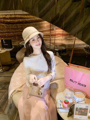 鱼尾裙春秋中长款半身裙女高级感气质包臀针织裙子