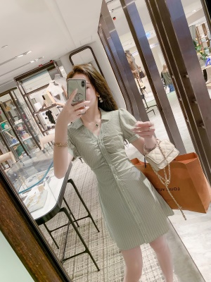 [限时折扣] 衬衫连衣裙女法式V领褶皱收腰夏季2025新款a字短裙子