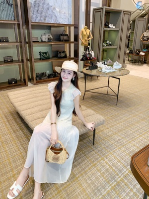 白色网纱拼接连衣裙女2025春夏新款仙女裙绝美长裙子